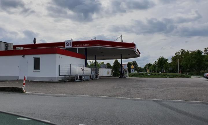 Q1 Tankstelle